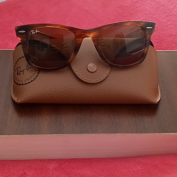 Ray-Ban Accessories - Women's sunglasses